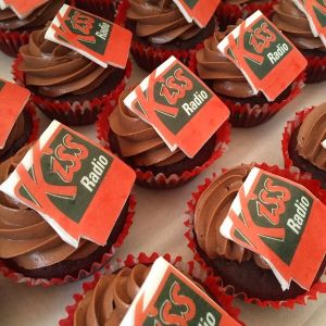 R_dio_Kiss_cupcakes
